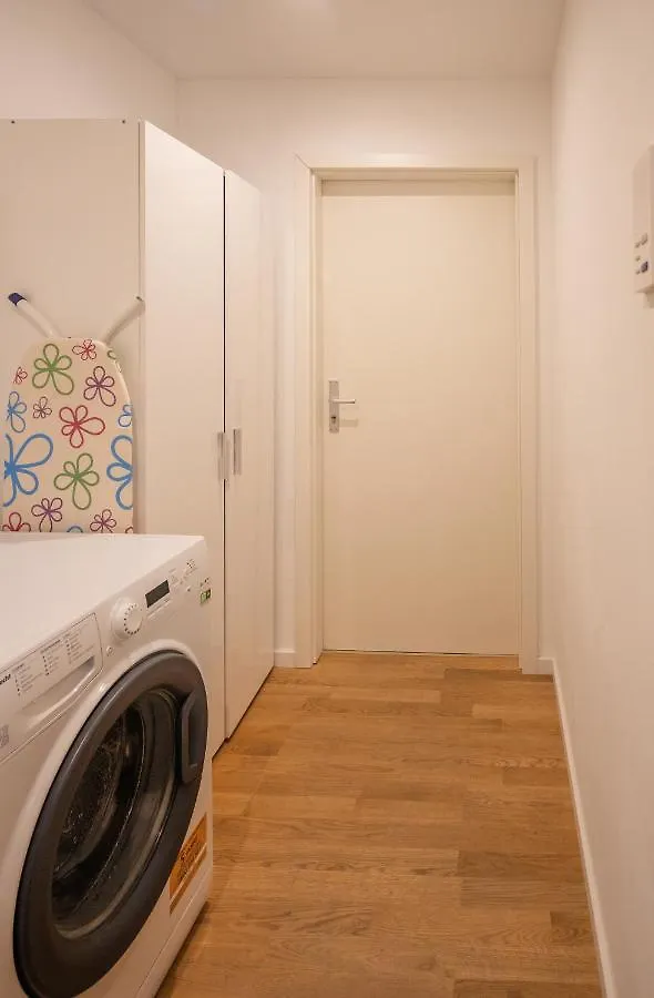 Sweethome - Business Apartment Mit Kuche Und Balkon ミュンヘン
